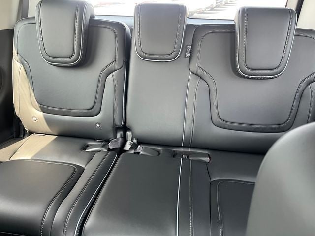 2027 INFINITI QX80 Luxe 4WD