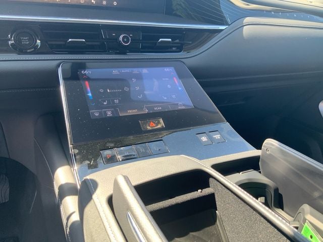2027 INFINITI QX80 Luxe 4WD