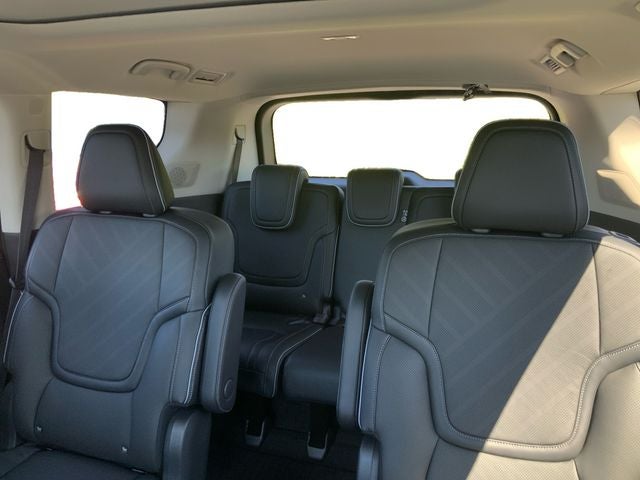 2027 INFINITI QX80 Luxe 4WD