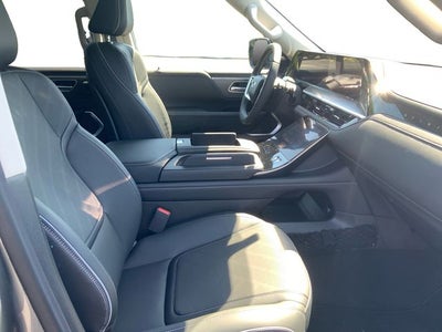 2027 INFINITI QX80 Luxe 4WD