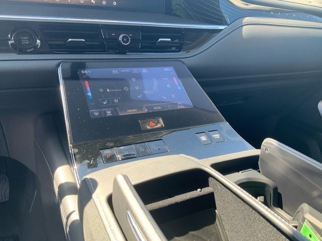 2027 INFINITI QX80 Luxe 4WD
