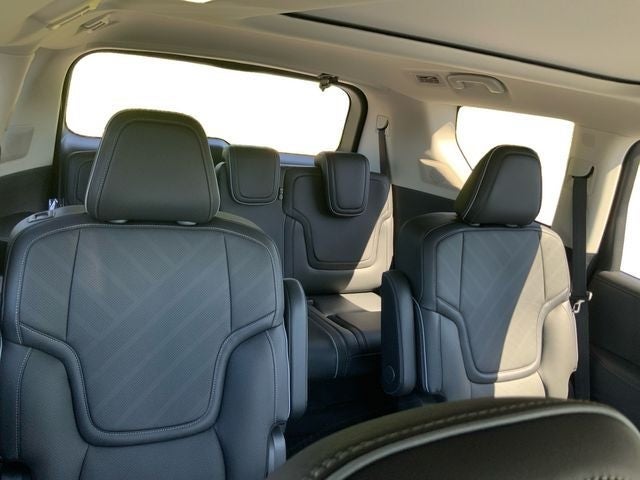 2027 INFINITI QX80 Luxe 4WD