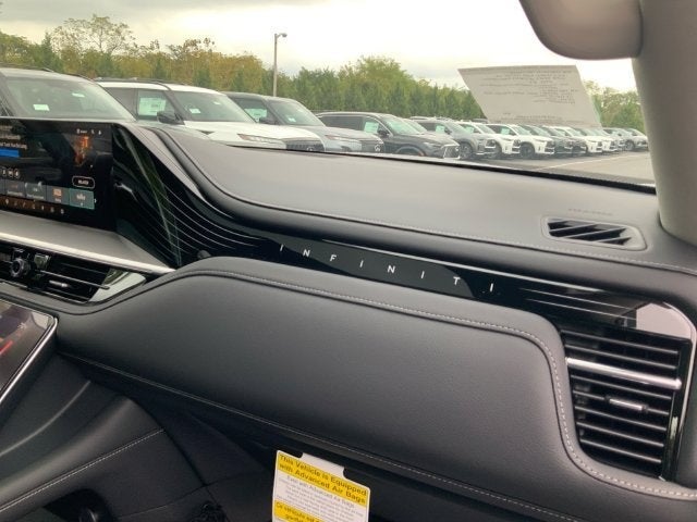 2027 INFINITI QX80 Luxe 4WD