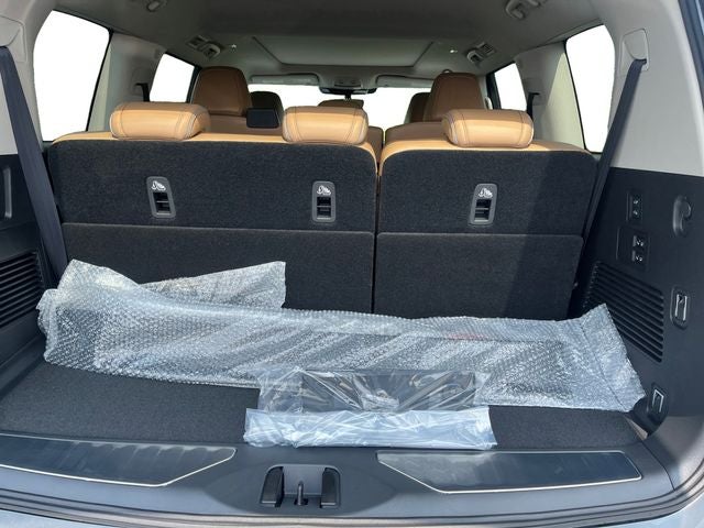 2027 INFINITI QX80 Luxe 4WD