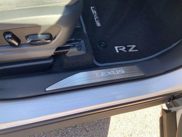 2025 Lexus RZ 300e Luxury