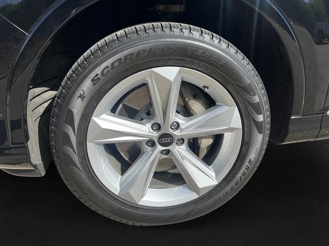 2023 Audi Q7 45 Premium Plus quattro