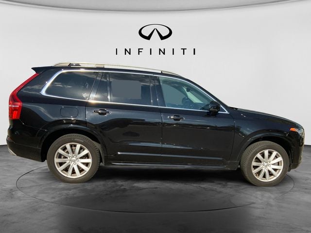2016 Volvo XC90 T6 Momentum