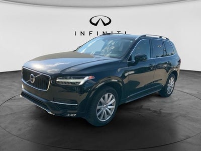 2016 Volvo XC90 T6 Momentum