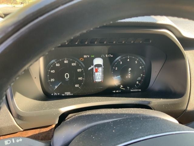2016 Volvo XC90 T6 Momentum