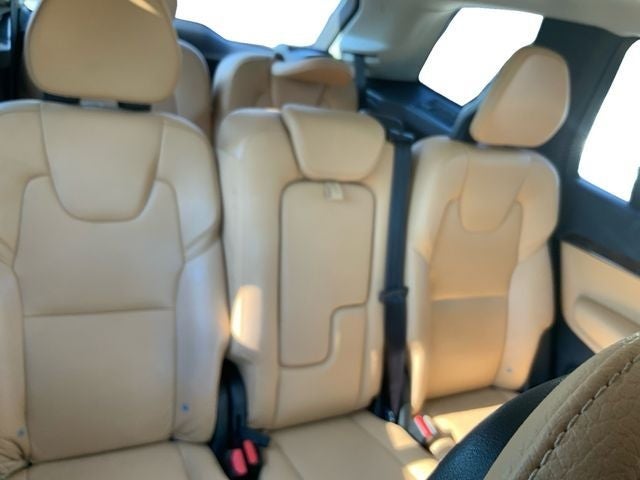 2016 Volvo XC90 T6 Momentum