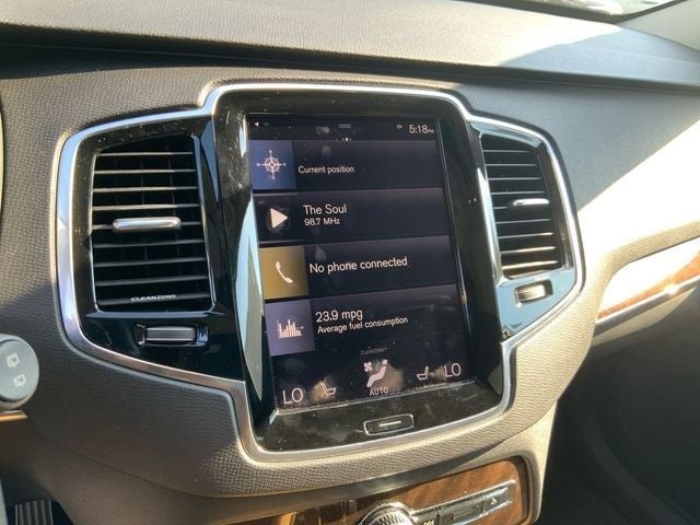 2016 Volvo XC90 T6 Momentum