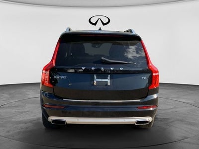 2016 Volvo XC90 T6 Momentum
