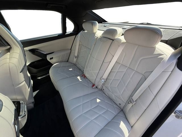 2024 BMW 7 Series 760i xDrive